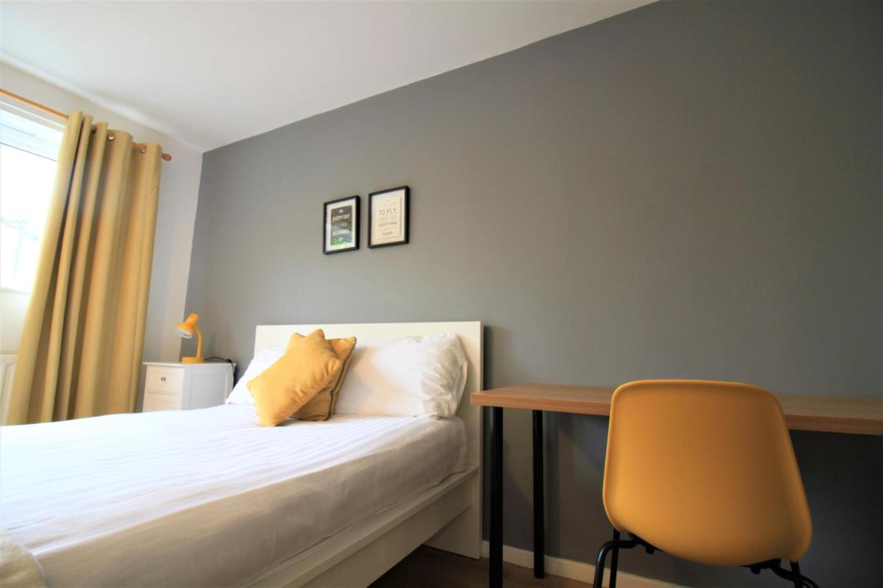 Hamilton House -3 Bed Close To Town, Drive Parking, 2 Toilets Newcastle upon Tyne Exterior photo
