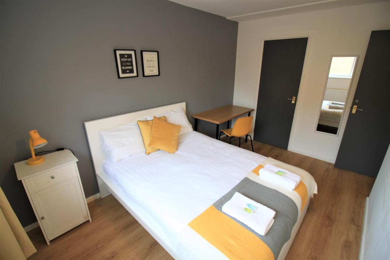 Hamilton House -3 Bed Close To Town, Drive Parking, 2 Toilets Newcastle upon Tyne Exterior photo